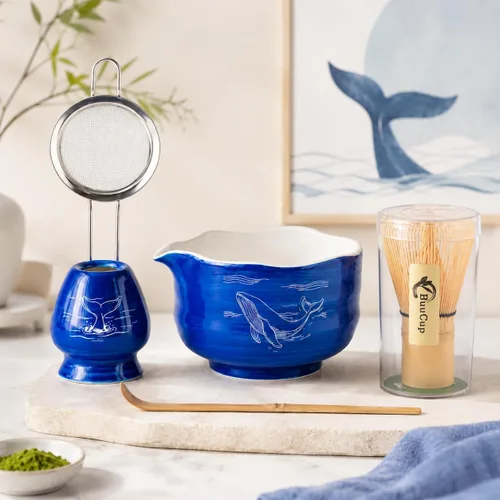 Vista 11 de Buucup Juego de matcha, 5 piezas de aguacate verde matcha con cuenco en forma de corazón con boquilla, batidor de bambú, cuchara, tamiz y soporte