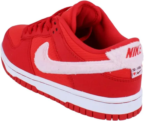 Vista 233 de Nike Kid's Dunk Low Sneaker