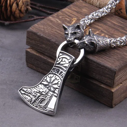Vista 3 de Cabeza de lobo de acero inoxidable con collar de cadena hecho a mano, collar vikingo de martillo mjolnir con caja de madera como regalo de novio