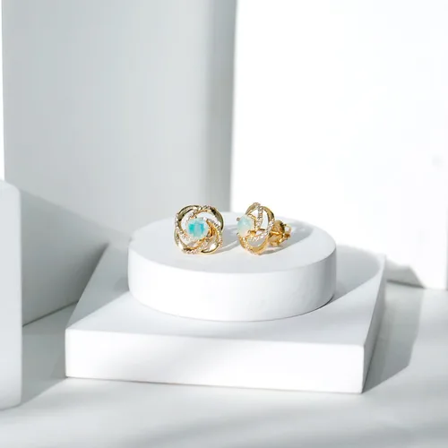 Vista 4 de Aretes de ópalo etíope certificados con diamantes 1.25 Cttw Calidad AAA