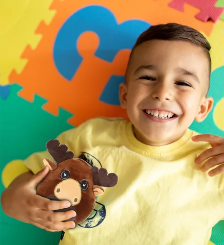Vista 5 de DolliBu Snug Mooshies - Animal de peluche de alce – Wild Life súper blando y suave juguete de peluche sensorial para niñas y niños, lindo animal