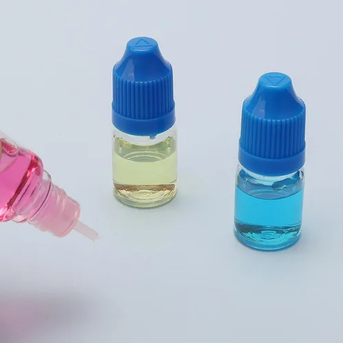 Vista 6 de 10 botellas de gotero transparentes de plástico vacías de 0.2 fl oz E-jugo E-líquido a prueba de niños, tapa azul