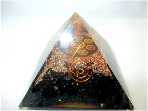Vista 4 de Jet Turmalina Orgón Aum Pirámide Chakra Equilibrio de 2.5 pulgadas Natural Cargado Armonizador Energía Activación 3er Ojo Meditación Vastu Curación