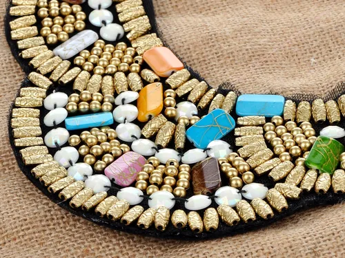 Vista 2 de Alilang Collar con collar de joyería tribal de Halloween con cuentas multicolor para mujer, Metal