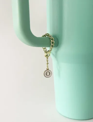 Vista 3 de Tovly Stanley Cup - 2 piezas de accesorios de letras con nombre de identificación inicial con mango personalizado para vaso Stanley