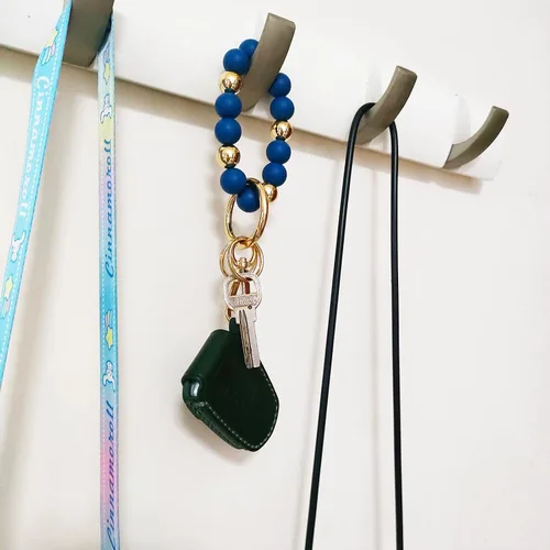 Vista 6 de Llavero de silicona con cuentas para mujer, pulsera elástica para llavero