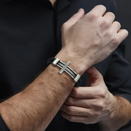 Vista 5 de Pulsera de cuero con cruz para hombre, de acero inoxidable, religiosa y religiosa con cruz lateral, pulsera de oración cristiana, regalo para hombres