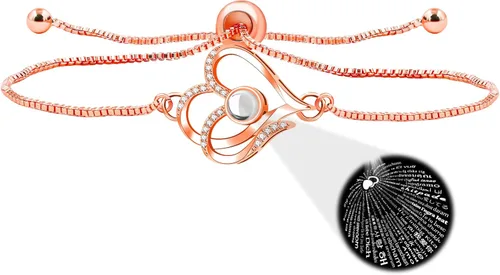 Vista 9 de Pulsera ajustable de cadena de plata/oro rosa, 4 dijes de corazón diferentes en 100 idiomas con texto en inglés "Say I Love You", pulsera