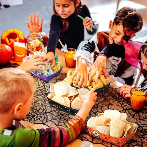 Vista 4 de Bandejas de papel de Halloween para alimentos, bandejas desechables para nachos, botes de papel, bandejas de servir para perros calientes, palomitas