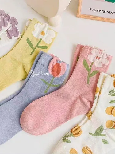 Vista 4 de SHENHE Juego de 5 pares de calcetines de media pantorrilla con estampado de dibujos animados para mujer