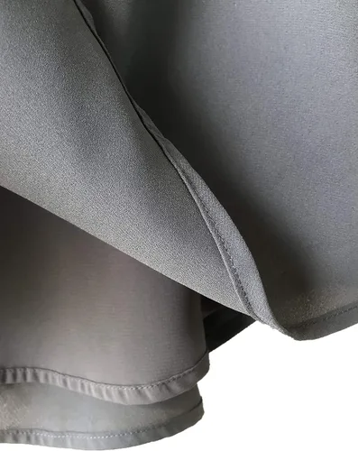 Vista 40 de Camiseta de chifón con tirantes delgados ajustables y cuello en V