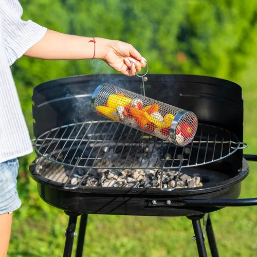 Vista 5 de MODAURA 2 piezas de cestas de parrilla enrollables para parrilla al aire libre, accesorios para Big Green Egg - El set incluye tenedor, gancho
