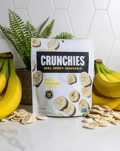 Vista 3 de Crunchies Frutas liofilizadas, frutas crujientes 100% naturales, sin OMG y kosher, paquetes de aperitivos de frutas liofilizadas resellables