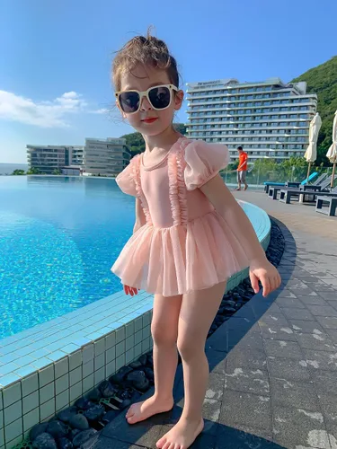 Vista 2 de Nomi&Me Traje de baño para niña pequeña, traje de baño de una pieza, vestido de tutú de sirena de princesa, falda de natación