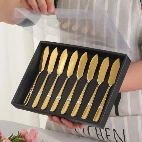 Vista 3 de Buyer Star Juego de 8 cuchillos de mantequilla, juego de esparcidor de queso dorado de acero inoxidable 18/10 en caja de regalo negra para fiestas