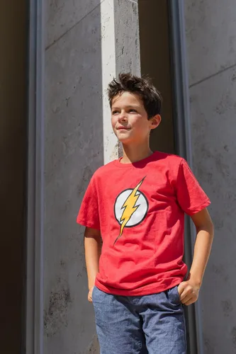 Vista 3 de DC Comics Paquete de 3 camisetas de Batman Superman The Flash de la Liga de la Justicia para niños pequeños y grandes