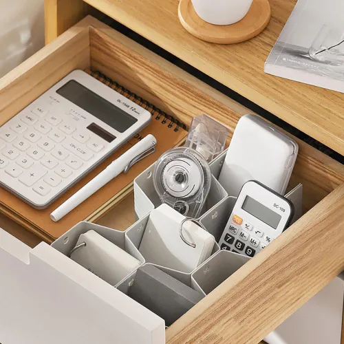 Vista 3 de Poeland Organizador de Divisor para Cajones DIY de Plástico en Nido de Abejas Gris, Juego de 2 Gris (2 unidades)