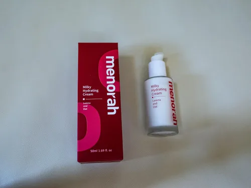 Vista 8 de menorah Crema hidratante lechosa con leña y avena – Loción facial ultraligera, calmante e hidratante para pieles sensibles y secas, hidratación
