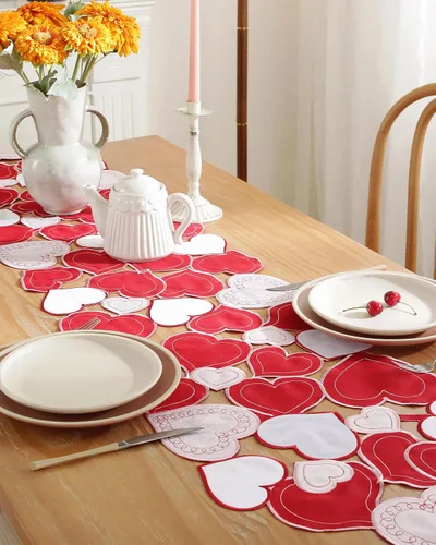 Vista 5 de Decoración del día de San Valentín, camino de mesa para el día de San Valentín, 70 pulgadas de largo, decoración de corazón bordado para el hogar