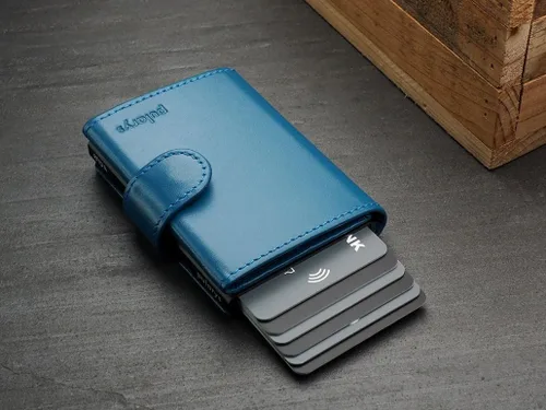 Vista 8 de PULARYS Mini Wallet SOLO- Credit Card Holder Made of Italian Leather - RFID blocking - Up to 9 Card Slots - Coin Pocket - For Men and Women