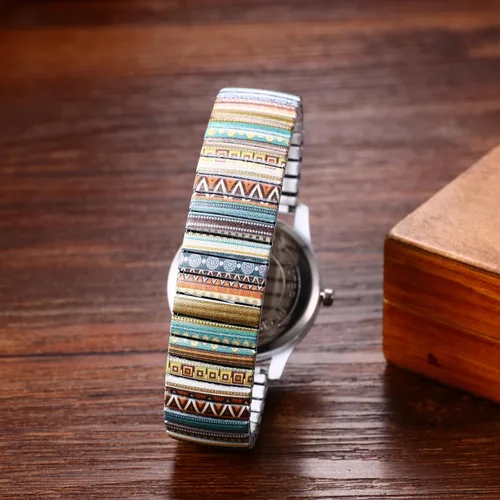 Vista 5 de Avaner Reloj de pulsera con correa elástica, reloj analógico de cuarzo con números grandes, reloj de pulsera impreso para mujer