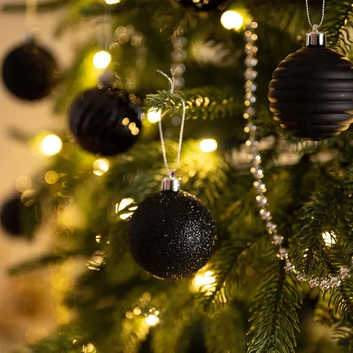 Vista 6 de Valery Madelyn Juego de adornos de Navidad para árbol de Navidad, 24 unidades, adornos de bolas negras inastillables, adorno colgante de 2.36