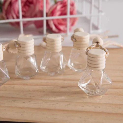 Vista 4 de 4 botellas de perfume de vidrio colgantes de 0.3 fl oz recargables para automóvil, con forma de diamante, botella difusora colgante, botella