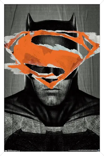 Vista 13 de Trends International DC Comics Movie - Batman v Superman - Batman Teaser Wall Poster, 14.725" x 22.375", Barnwood Framed Version Versión enmarcada