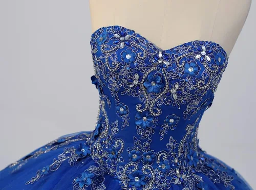 Vista 5 de Vestidos largos de quinceañera para mujer, corsé sin tirantes con apliques florales, vestido de tul con cuentas, Metálico