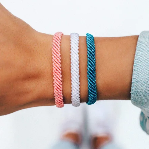 Vista 3 de Pura Vida Pulsera tejida media plana, impermeable, banda ajustable