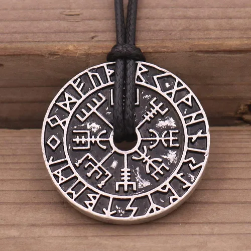 Vista 2 de COLORIDO BLING Nordic Coin Amulet Vegvísir Odin Triple Cuerno Triquetra Valknut Todo en Uno Collar con colgante de estaño, Peltre, No es una piedra