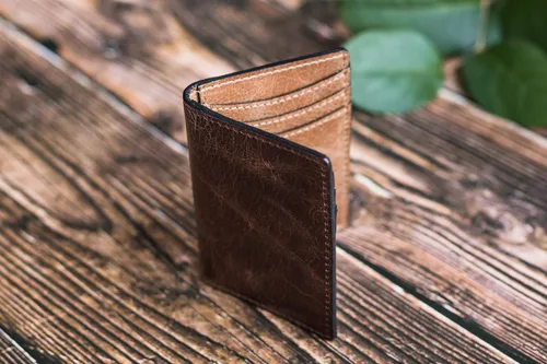 Vista 3 de Cartera de cuero prémium para tarjetas de crédito para hombres Cartera delgada con bloqueo RFID, Combinación marrónbronceado, Minimalista