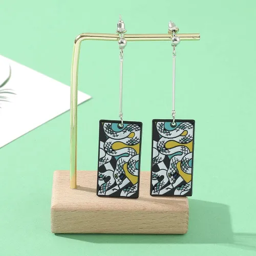 Vista 8 de Kimetsu no Yaiba Tanjiro - Aretes de anime Hanafuda - Regalos de cosplay para hombres mujeres y niñas niños Zinc No es una piedra preciosa