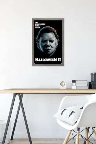 Vista 6 de Trends International Halloween II - Póster de pared de pesadilla, 22.4 pulgadas de largo x 14.7 pulgadas, versión enmarcada en madera de granero