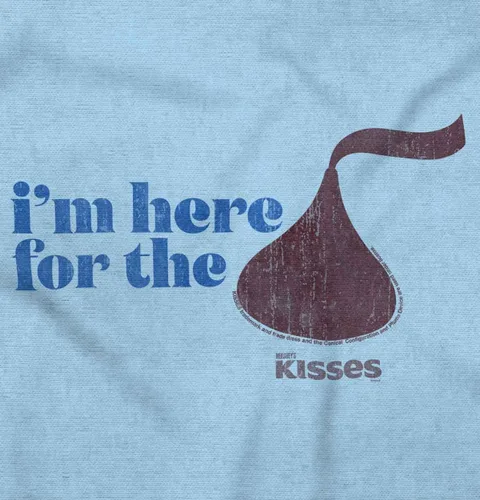Vista 2 de Camiseta para mujer con texto en inglés "I'm Here for The Kisses" Hershey's