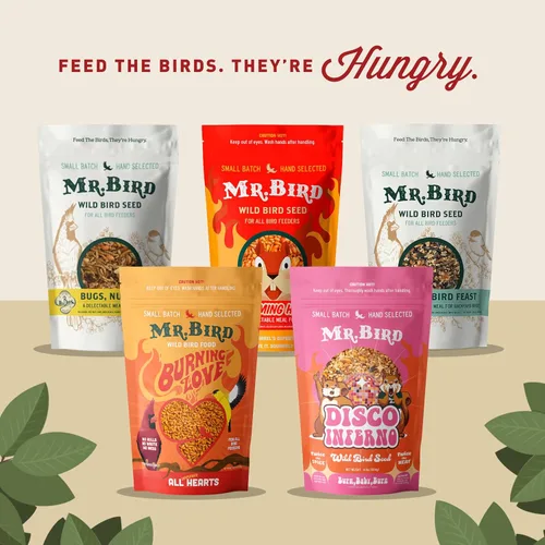 Vista 7 de Mr. Bird Flaming Hot Feast - Bolsa pequeña de semillas sueltas de 2 libras Semillas de aves silvestres de pimiento picante para comederos