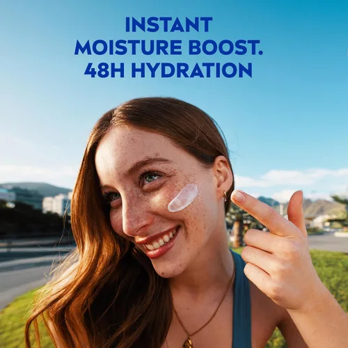 Vista 2 de Crema hidratante Nivea Soft para suavidad refrescante, con aceite de jojoba y Vitamina E, bote de 6.8 onzas