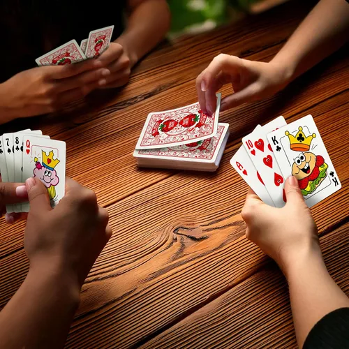 Vista 5 de Trend Cartas retro de los años 80 de Enterprises Standard index deck with original 1980s artwork and air-cushion finish for games like poker