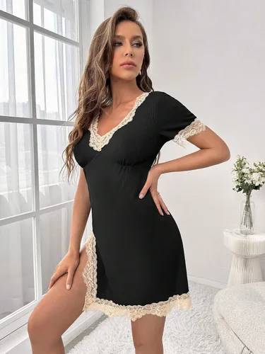 Vista 6 de OYOANGLE Camisón de noche de manga corta con cuello en V y encaje en contraste para mujer