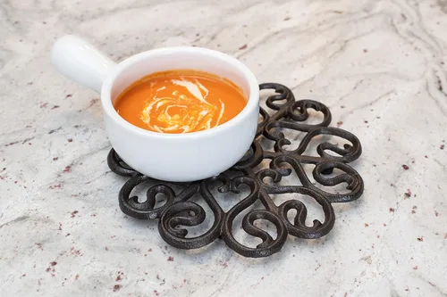 Vista 8 de GASARE, salvamanteles de hierro fundido para platos calientes, ollas y sartenes, salvamanteles de metal, diseño victoriano, tapas de goma para pies