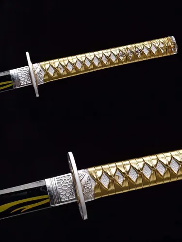 Vista 6 de Katana de calavera dorada hecha a mano de acero 1060 de alto carbono, hoja de espiga completa, espada samurái, cuchillos japoneses realmente