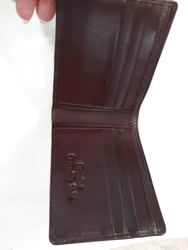 Vista 5 de Auténtico M piel de cocodrilo para hombre Bifold Backbone cuero marrón oscuro cartera