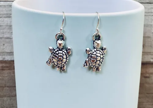 Vista 4 de Tortugas marinas en plata de ley, joyería de playa para mujer, hecha a mano, Sundance Dreams Designs Boho