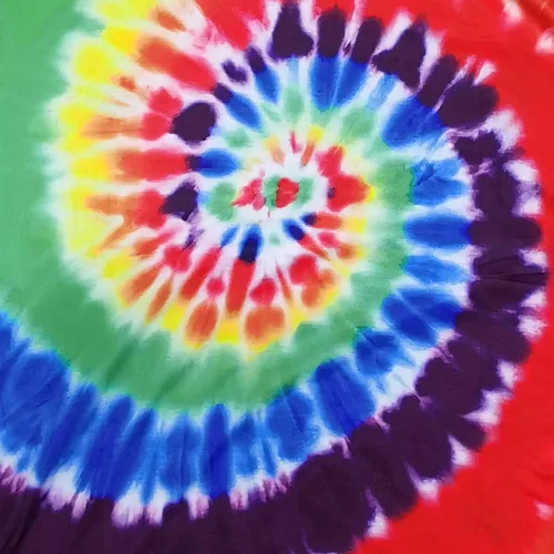 Vista 6 de Disfraz hippie para hombres y mujeres, camiseta colorida de los años 60 y 70, gafas de sol, diadema, collar de la paz, fiesta temática de 4 piezas
