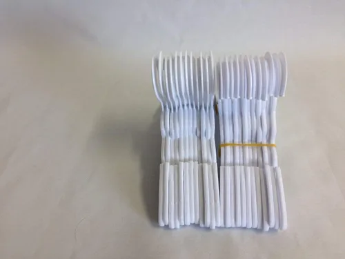 Vista 3 de Juego de 24 perchas de plástico para muñecas, se adapta a ropa de muñeca de 18 pulgadas, accesorios para muñecas