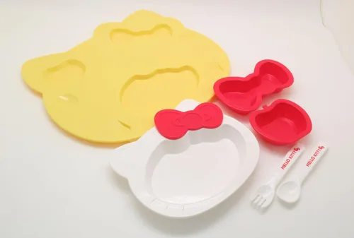 Vista 4 de OSK Sanrio Hello Kitty - Juego de platos y cubiertos para niños KP-18