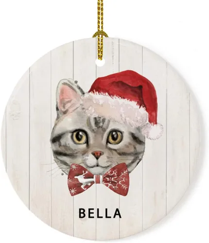 Vista 18 de Andaz Press Adorno redondo personalizado de cerámica para árbol de Navidad, abisinio, corona de acebo, sombrero de Papá Noel, con gráfico de gato
