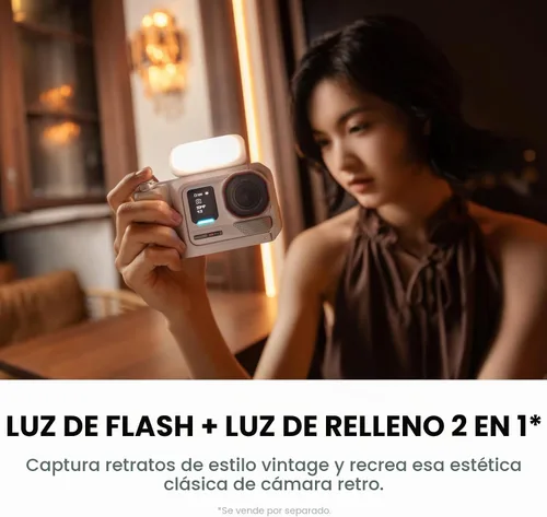 Vista 3 de Insta360 Ace Pro 2 Arctic White - Paquete de impresión flash de edición limitada, cámara de acción impermeable 8K diseñada conjuntamente con Leica