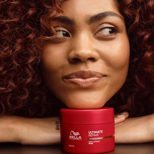 Vista 8 de Wella Professionals ULTIMATE REPAIR Mask for Damaged Hair