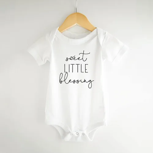 Vista 2 de Bump and Beyond Designs Anuncio sorpresa de embarazo abuelos, pequeña bendición